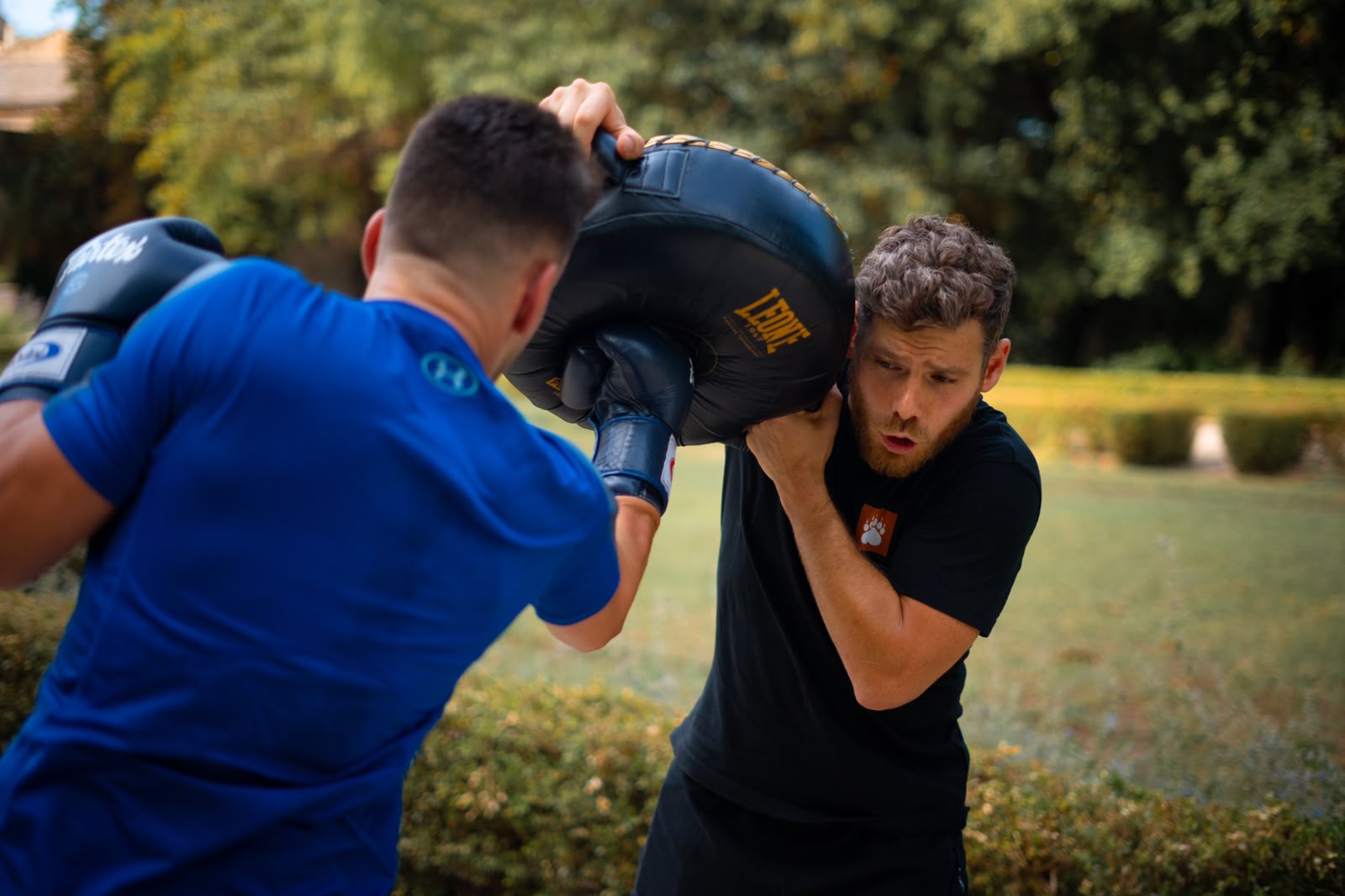 Travail de la garde pendant un coaching technique de boxe à Montpellier